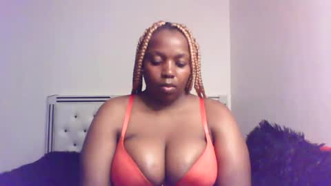 Snapshot of queen_melanine chatting on April 2026 12:29:02 PM QUEEN online show from April 2026 12:29:02 PM