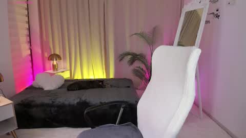 Snapshot of queen_of_deepthroat chatting on December 2025 05:46:02 AM queen_of_deepthroat online show from December 2025 05:46:02 AM