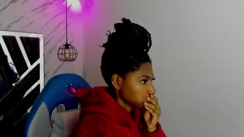 Snapshot of queen_perla_ chatting on November 2025 11:20:02 AM online show from November 2025 11:20:02 AM