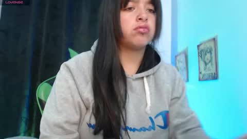 Snapshot of queen_salomme chatting on October 2025 11:43:01 AM queen_salomme online show from October 2025 11:43:01 AM