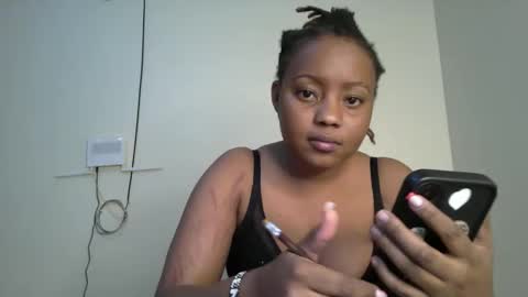 queen online show from October 2025 06:07:02 PM