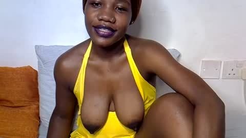 Snapshot of queenbest chatting on July 2026 04:53:01 AM Cindy Melahnin online show from July 2026 04:53:01 AM