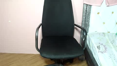 queenchloe1 online show from April 2026 06:26:01 PM