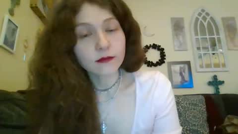 queencrimsonlvx online show from April 2026 12:58:02 AM