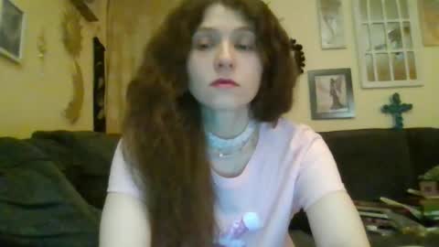 Snapshot of queencrimsonlvx chatting on May 2026 09:17:02 AM queencrimsonlvx online show from May 2026 09:17:02 AM