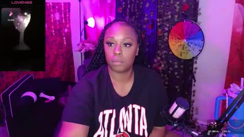 Queen Cherise Roze online show from November 2025 02:48:02 PM