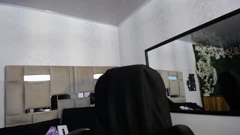 QUEENJEENN online show from January 2025 06:49:01 PM