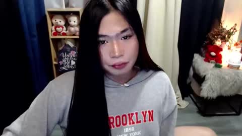 Mikka online show from November 2025 05:26:01 PM