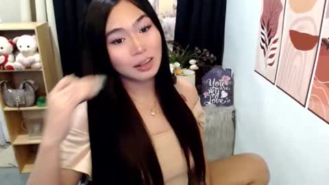 Mikka online show from April 2026 03:31:02 PM