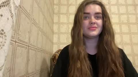 Snapshot of queenofdreams_2029 chatting on June 2026 07:02:02 PM Madison online show from June 2026 07:02:02 PM