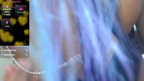 QueenOfHearts online show from March 2025 03:07:01 PM