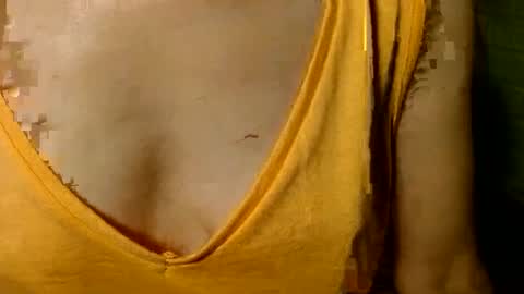 Snapshot of queenoftenderness chatting on June 2026 10:08:02 PM queenoftenderness online show from June 2026 10:08:02 PM