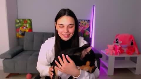 Snapshot of queenofthesense chatting on November 2025 04:20:02 PM Patricia online show from November 2025 04:20:02 PM