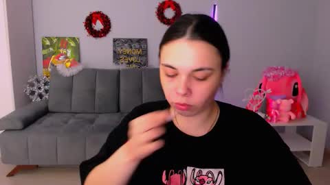 Snapshot of queenofthesense chatting on December 2025 02:00:01 PM Patricia online show from December 2025 02:00:01 PM