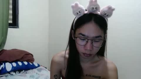 Snapshot of queenpaulaxx chatting on November 2025 04:55:01 AM Paula watson online show from November 2025 04:55:01 AM