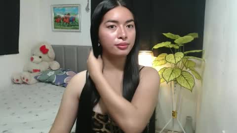 Snapshot of queenpinay69 chatting on October 2025 04:37:01 PM QueenPinay69 online show from October 2025 04:37:01 PM