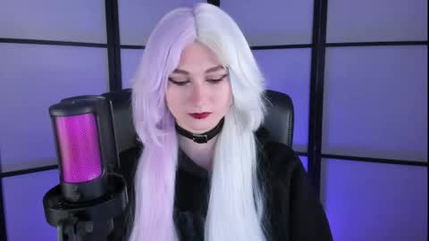 Snapshot of queenrosel chatting on October 2025 04:30:02 PM Rose online show from October 2025 04:30:02 PM