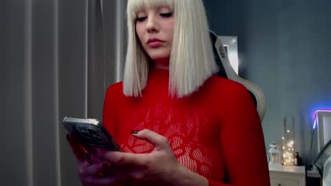 Snapshot of queensy_sins_x chatting on January 2025 04:06:01 PM Queensy online show from January 2025 04:06:01 PM