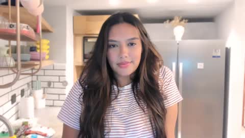 Snapshot of queenv66 chatting on December 2024 03:15:02 AM Val  -  online show from December 2024 03:15:02 AM