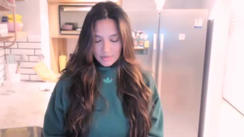 Snapshot of queenv66 chatting on December 2024 02:58:01 AM Val  -  online show from December 2024 02:58:01 AM