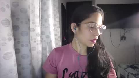 Paola online show from January 2025 05:01:01 AM