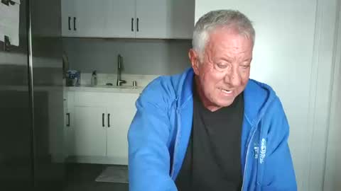 Jim online show from October 2025 01:06:01 AM