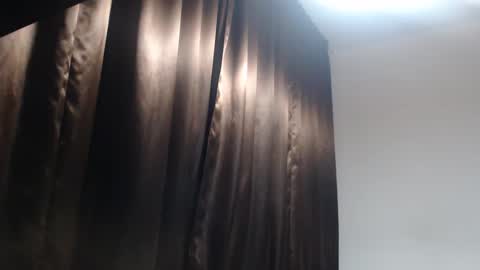 Snapshot of quickienerd chatting on February 2025 10:15:01 PM oilypanda online show from February 2025 10:15:01 PM