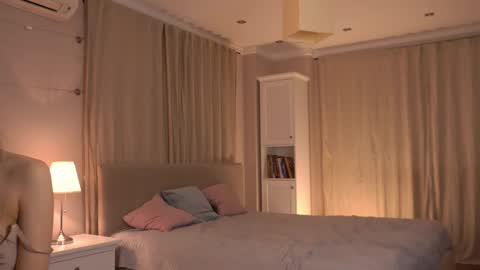 Snapshot of qwelbi chatting on December 2025 04:14:02 PM kiri online show from December 2025 04:14:02 PM