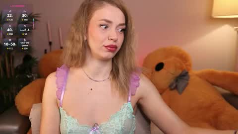 Nova Hollis online show from January 2026 02:52:02 PM