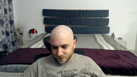 R0bila online show from January 2025 09:47:02 PM