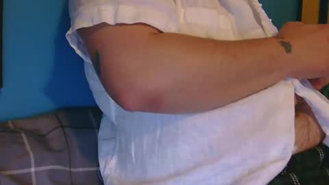 Snapshot of raccoonking01 chatting on October 2025 06:42:02 PM Den online show from October 2025 06:42:02 PM