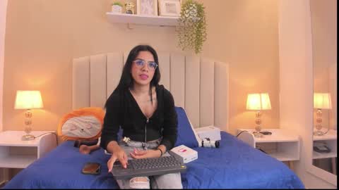 Rachel Donnelly online show from December 2025 02:30:02 AM