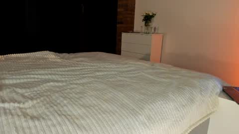 Sherryl online show from April 2026 06:27:02 PM