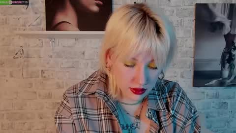 Snapshot of rachelcart chatting on February 2025 03:33:02 AM RachelCart online show from February 2025 03:33:02 AM