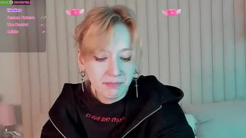 RachelCart online show from November 2025 03:06:02 AM