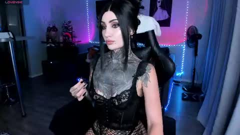 Snapshot of rachelqueen_ chatting on August 2026 09:03:02 AM Miko Pleasee help me get 100 likes online show from August 2026 09:03:02 AM