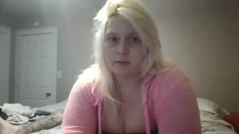 Snapshot of rachyyymarie93 chatting on March 2025 06:41:01 AM Rachyyyy online show from March 2025 06:41:01 AM