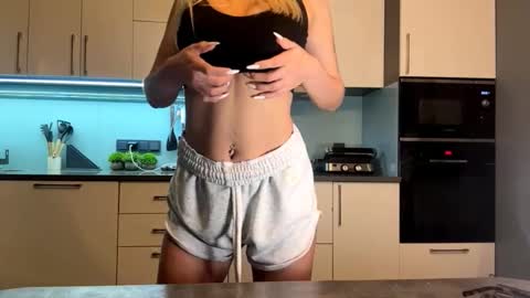 Mila online show from March 2026 04:10:01 PM