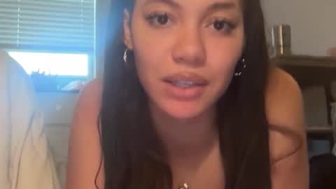 raevynfoxe online show from April 2026 09:28:02 PM