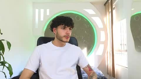 R A F A E L online show from October 2025 08:50:02 PM