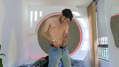 R A F A E L online show from October 2025 08:55:02 PM