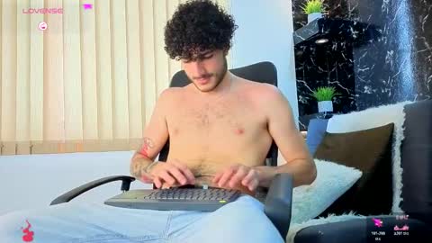 R A F A E L online show from December 2025 08:50:02 PM