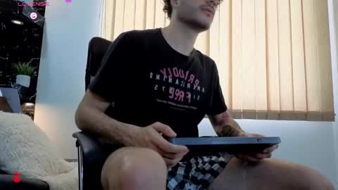 R A F A E L online show from December 2025 08:38:02 PM