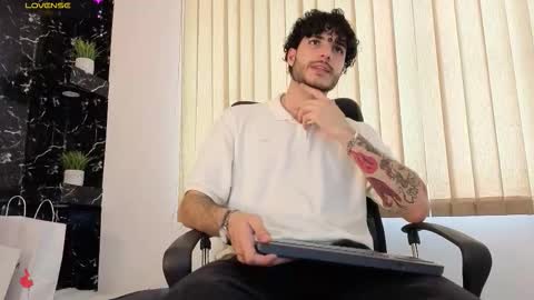 R A F A E L online show from February 2026 09:11:01 PM