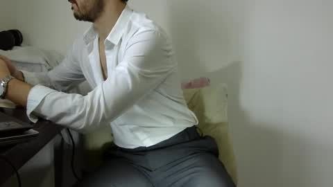 Snapshot of rafaelssk chatting on December 2024 01:14:01 PM elenacam online show from December 2024 01:14:01 PM