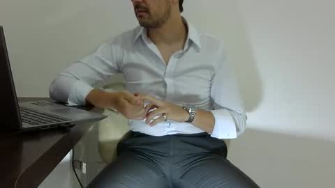 Snapshot of rafaelssk chatting on January 2026 09:35:01 AM elenacam online show from January 2026 09:35:01 AM