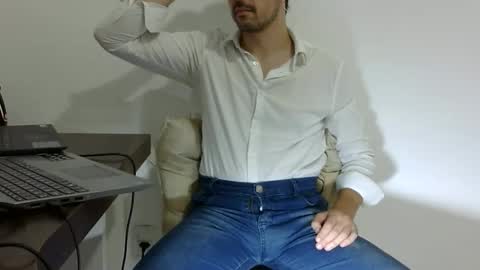 Snapshot of rafaelssk chatting on January 2026 11:09:01 PM elenacam online show from January 2026 11:09:01 PM