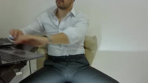 Snapshot of rafaelssk chatting on February 2026 09:27:01 AM elenacam online show from February 2026 09:27:01 AM