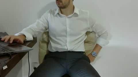 Snapshot of rafaelssk chatting on February 2026 09:21:02 AM elenacam online show from February 2026 09:21:02 AM