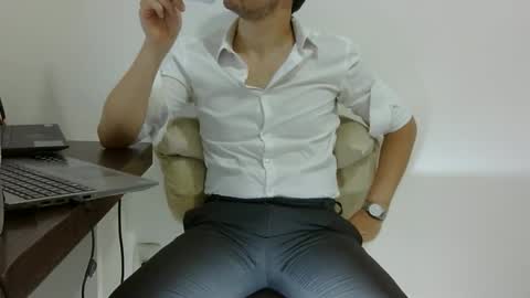 Snapshot of rafaelssk chatting on February 2026 09:18:02 AM elenacam online show from February 2026 09:18:02 AM